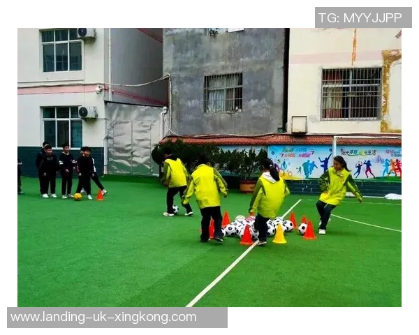 成都体院足球培训助力青少年成长提升技能与团队合作精神 成都体院足球培训助力青少年成长提升技能与团队合作精神